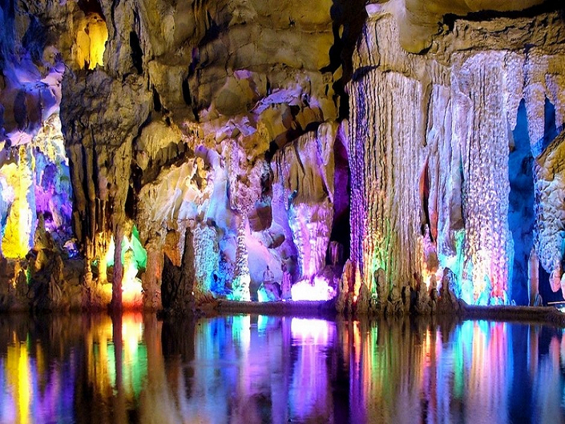 Посетите гору Чатыр-Даг и Мраморную пещеру на автомобиле vprokate.su